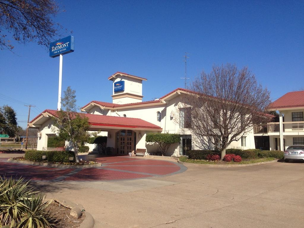 Baymont By Wyndham Longview Motel Exterior photo